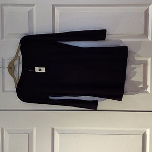 GAP Dark purple long sleeve slim silhouette with relaxed fit hits below the hip